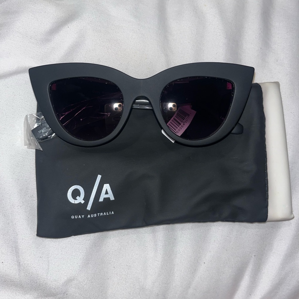 NWT Quay Kitti Matte Black Cat eye sunglasses